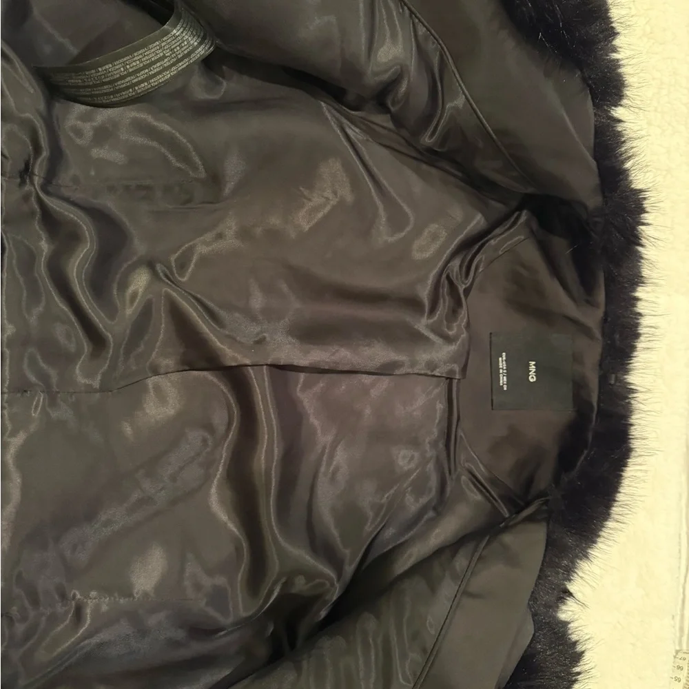 Mango Black Faux Fur crop Jacket sz S - Picture 5 of 7